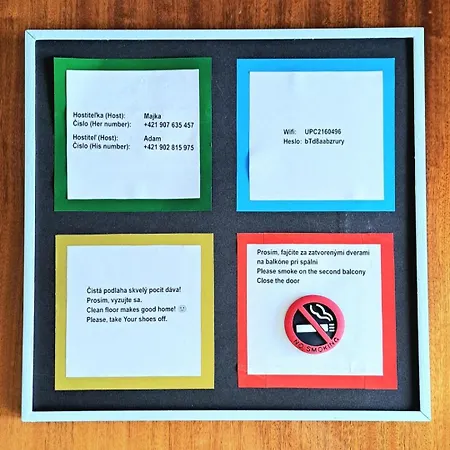 Yellow Sofa * ברטיסלאבה